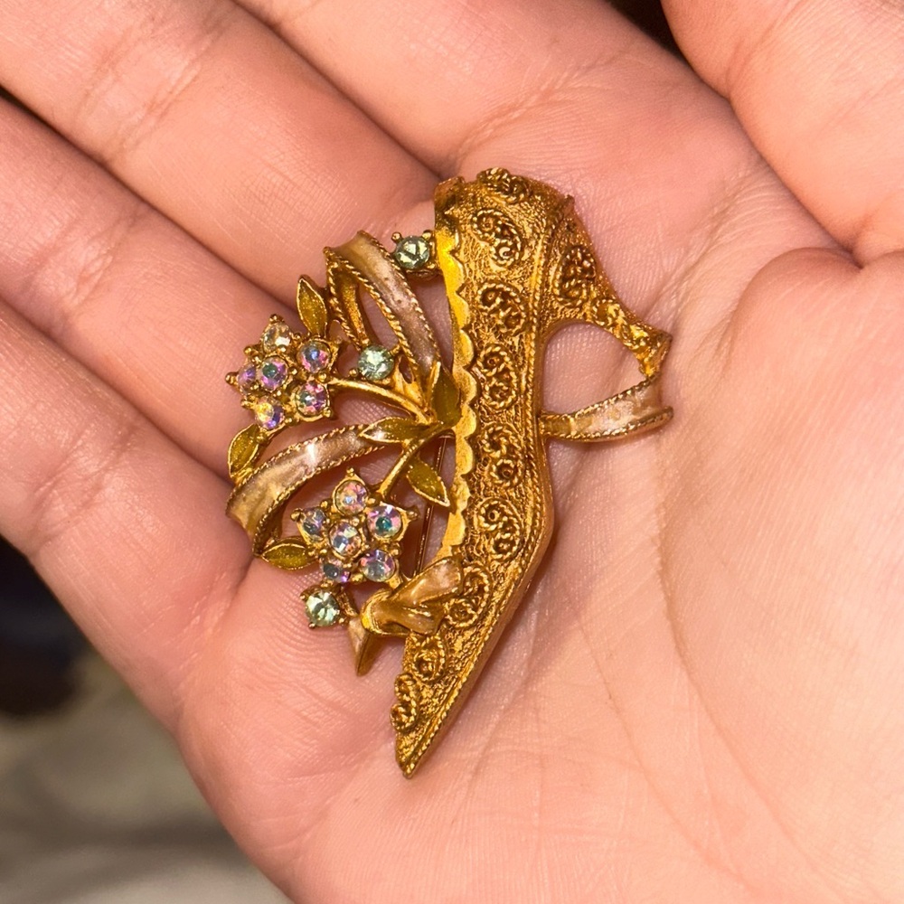 Vintage NWOT Heel Brooch By Mr Gus
